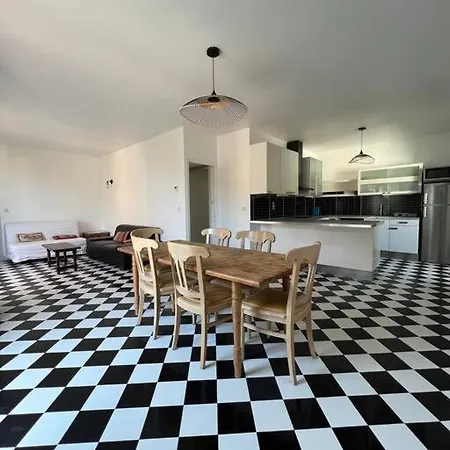 Superbe Logement Avec Jardin Privatif イエール